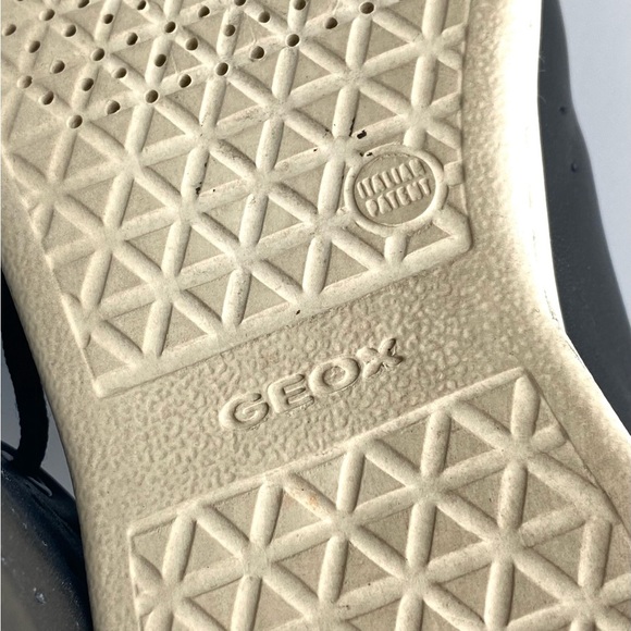 Women’s GEOX Respira Leather Black Sneakers - White Soles- US:8 EU:38 Pre-Loved - Picture 13 of 16